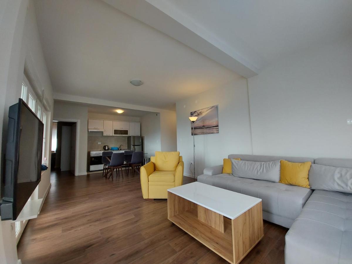 Halcon Apartments โกตอร์ ภายนอก รูปภาพ