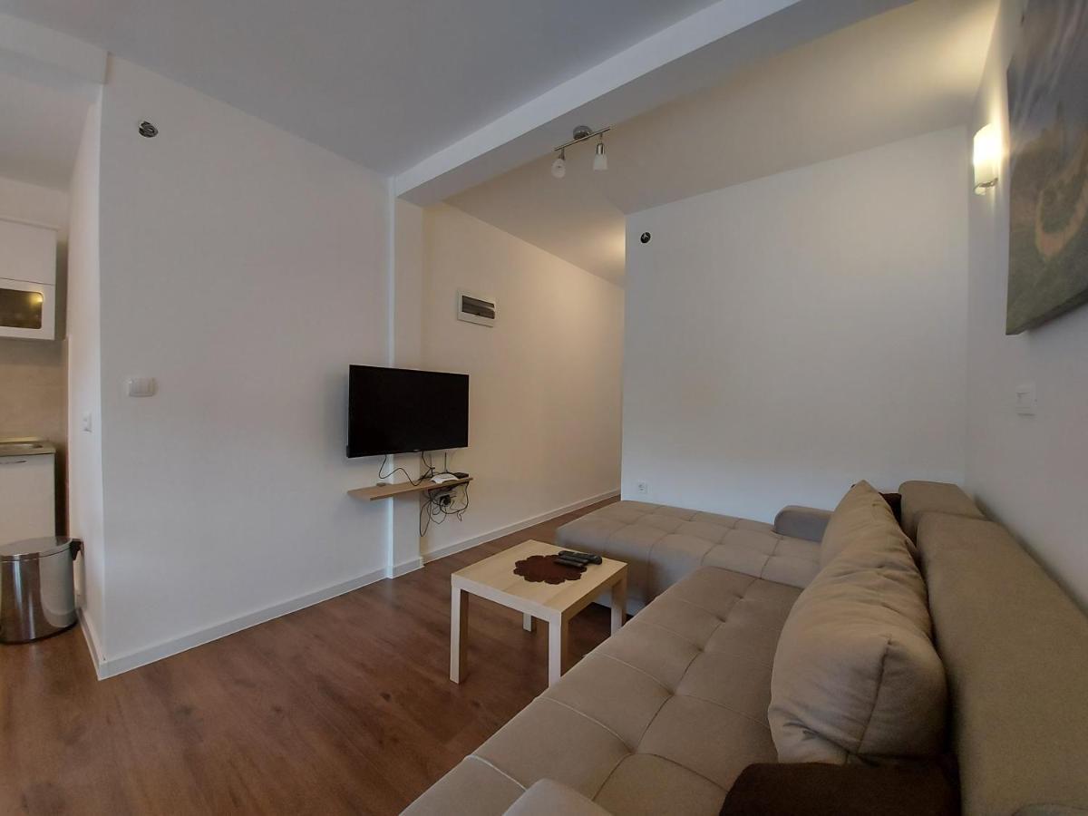 Halcon Apartments โกตอร์ ภายนอก รูปภาพ