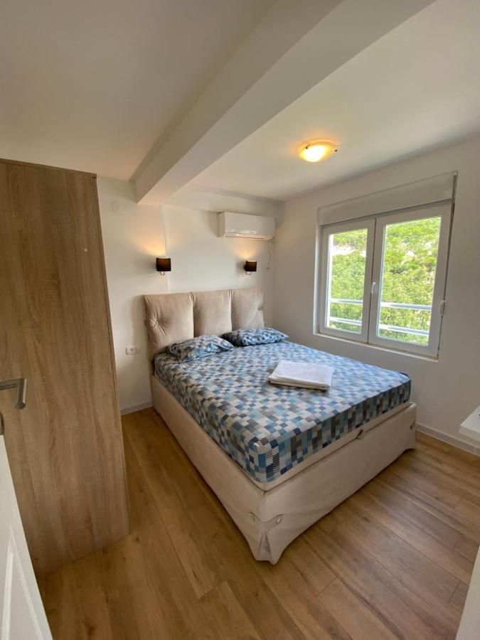 Halcon Apartments โกตอร์ ภายนอก รูปภาพ